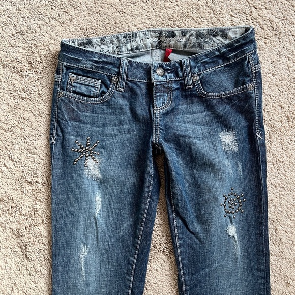 Womens Guess Jeans size 26 Embellished Straight Distressed Frayed Hem Low rise - Picture 3 of 7